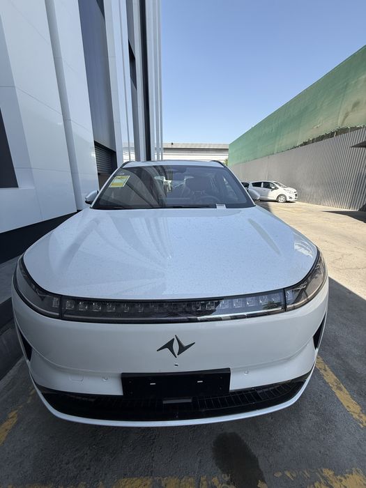Dongfeng ep 008 oq va qora ranglari nalichida 31.900$