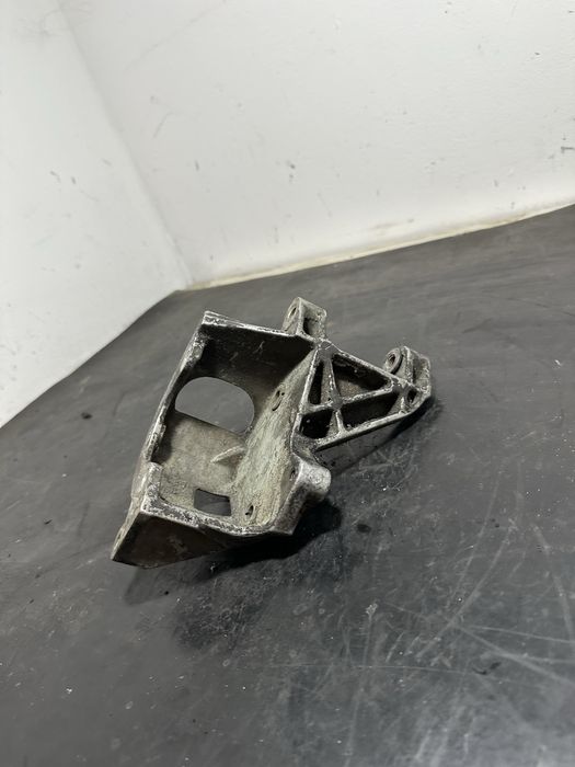 Suport pompa servodirectie Audi A4 B5 1.9 AFN AVG 028145523E