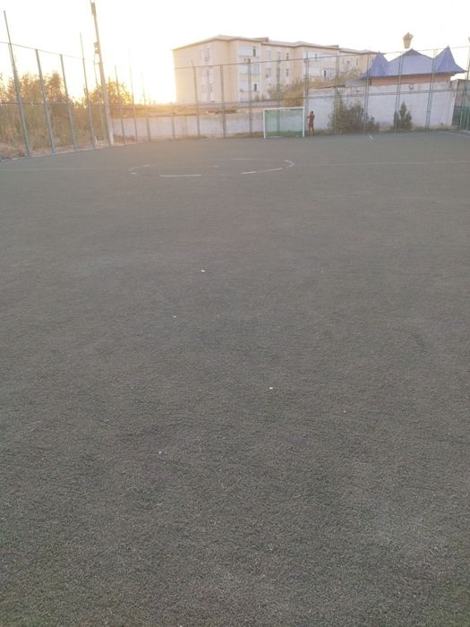 Suniy stadion chimi 43x23 gazon