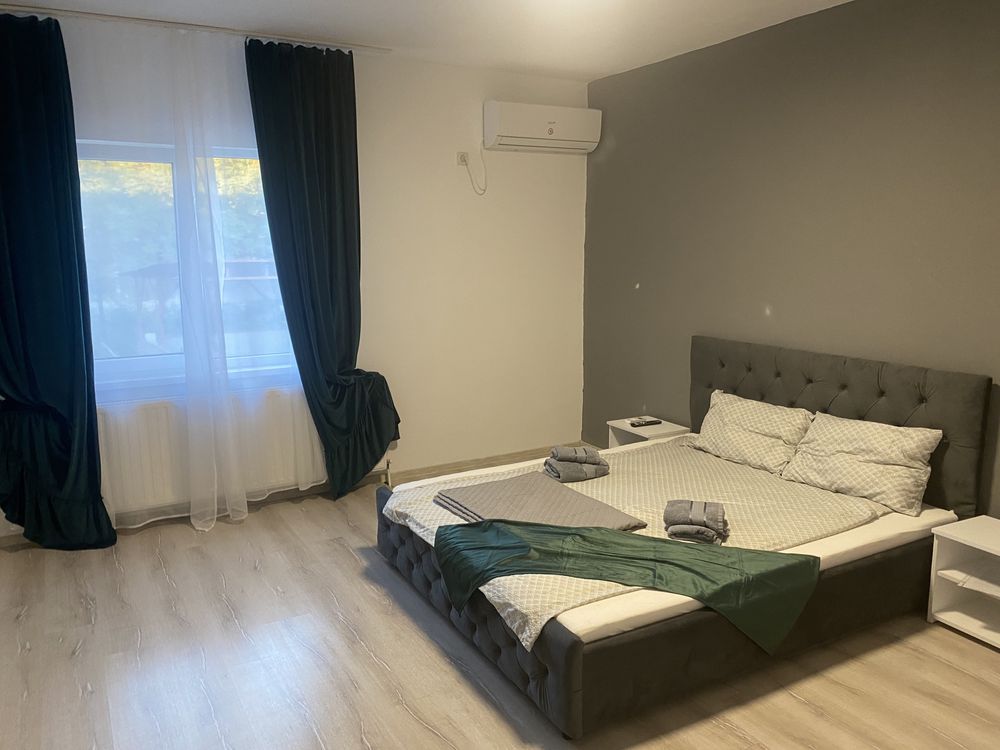 Cazare camere ,cu pat matrimonial , cu 2 paturi,