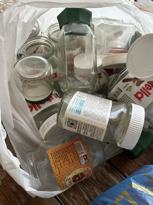 Стеклянные банки мелкие