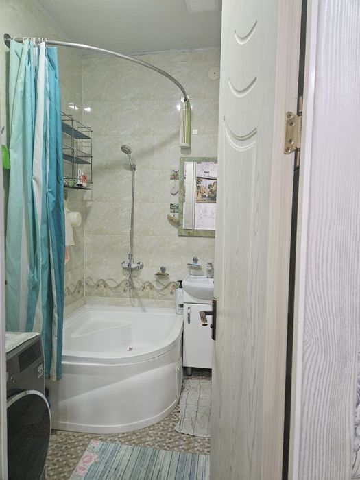 Новостройка, 2-й этаж, 4-х комнатная квартира, кладовка на кухне,
