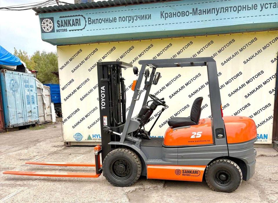 Вилочный погрузчик TOYOTA 6FGL25
