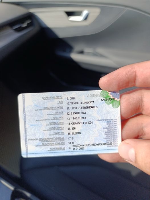 Hongqi E-qm5 500 km li holati al’o qogan malumotla telda