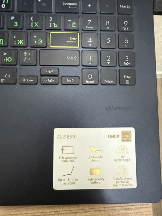 Asus E510 holati yaxshi