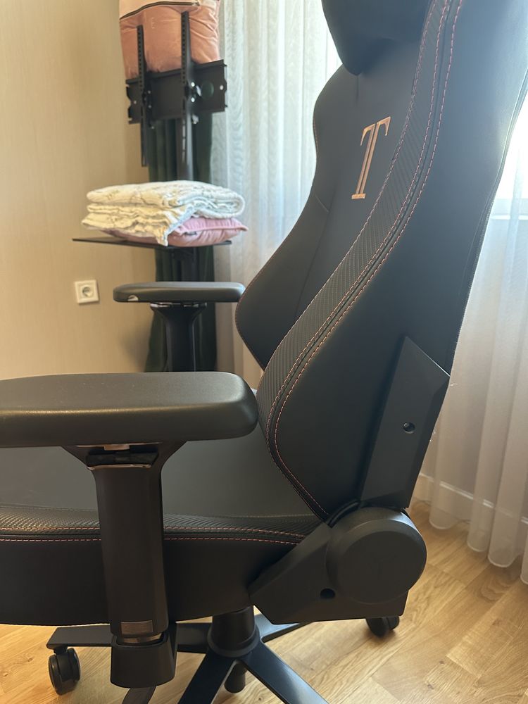 Secretlab Titan 2020 gaming chair