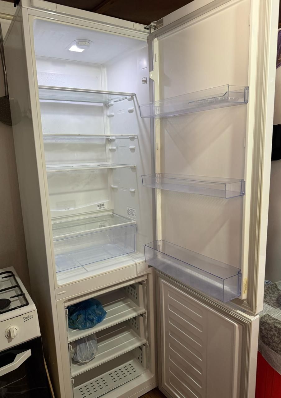 Холодильник beko