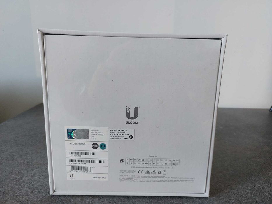 Access Point Ubiquiti UniFi UAP nanoHD MU-MIMO, Wave 2, nou SIGILAT