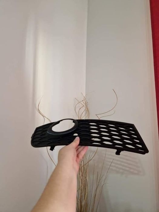 Grile bară s-line audi a4 b6 tip fagure (DOAR GRILELE DIN BARĂ)