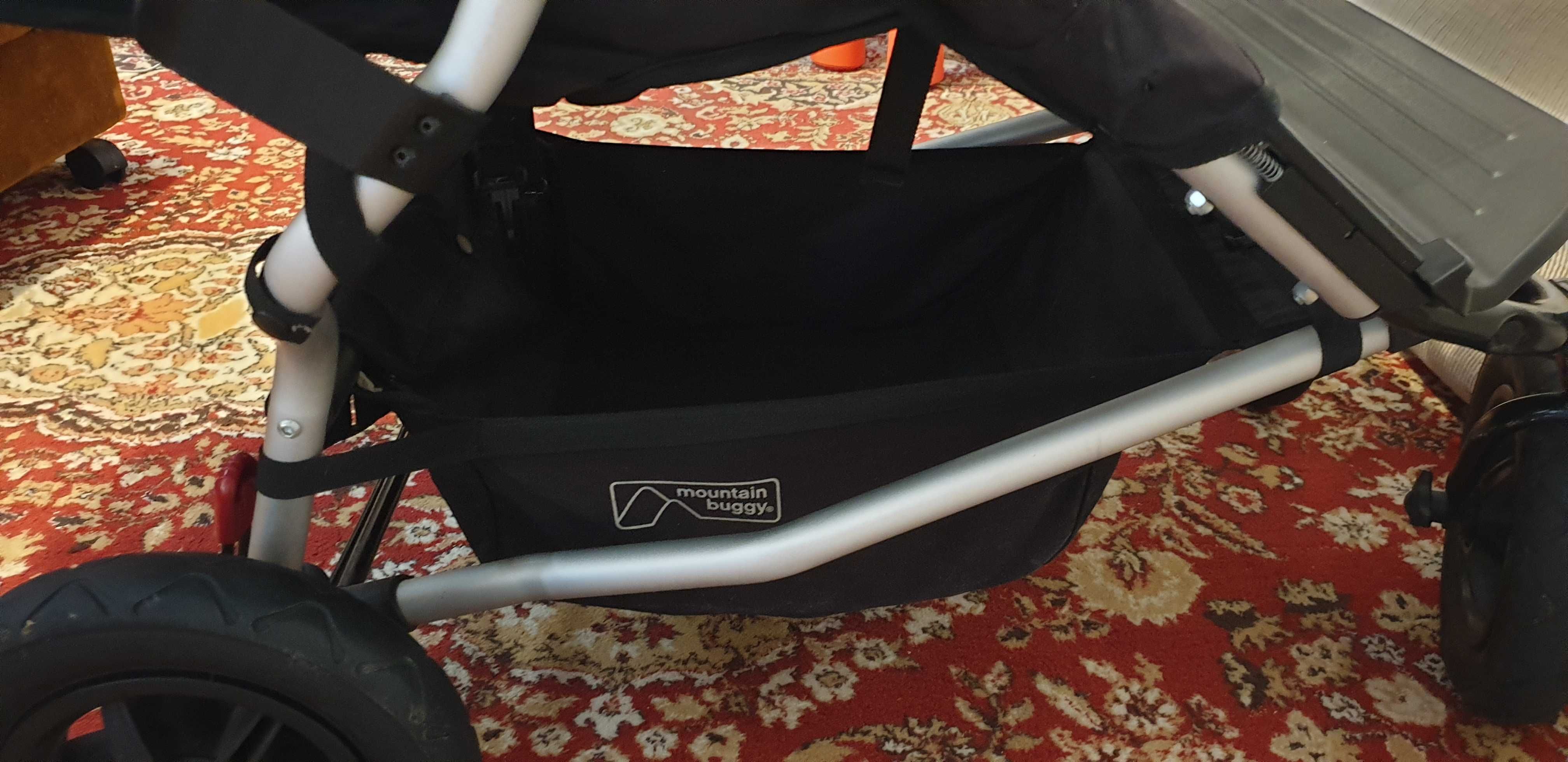 Бебешка количка за близнаци Mountain Buggy