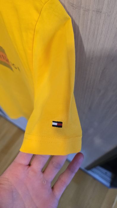 Tricou Tommy Hilfiger original din 100% bumbac