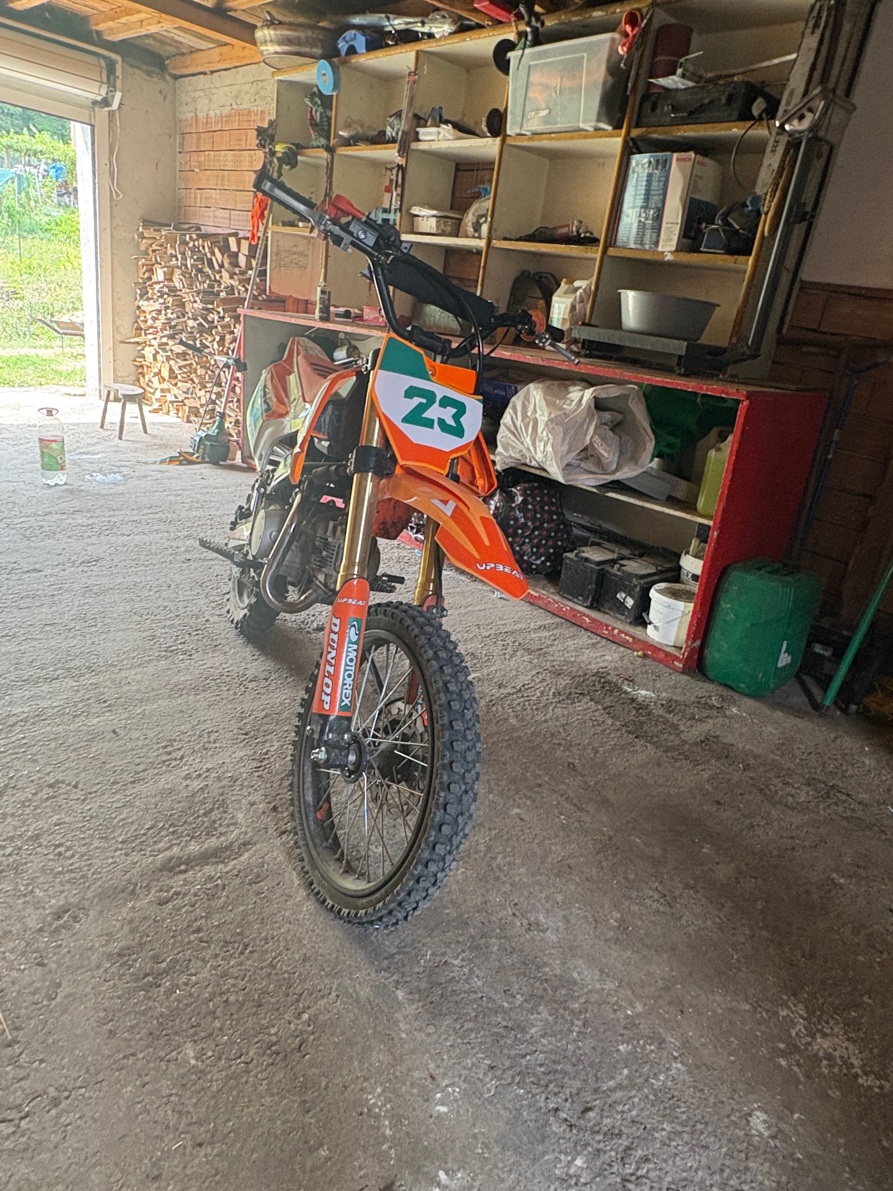Продавам мотор upbeat 125 cc