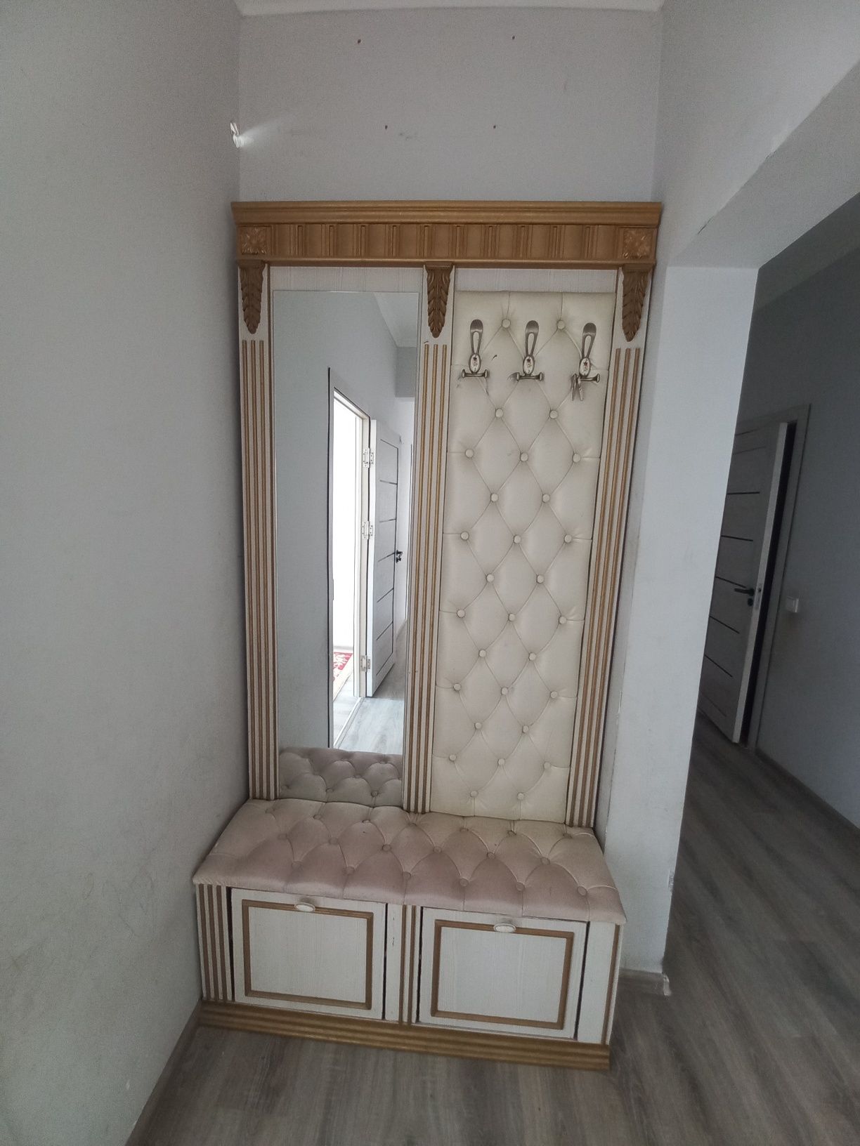 Сифатли мебел сотилади