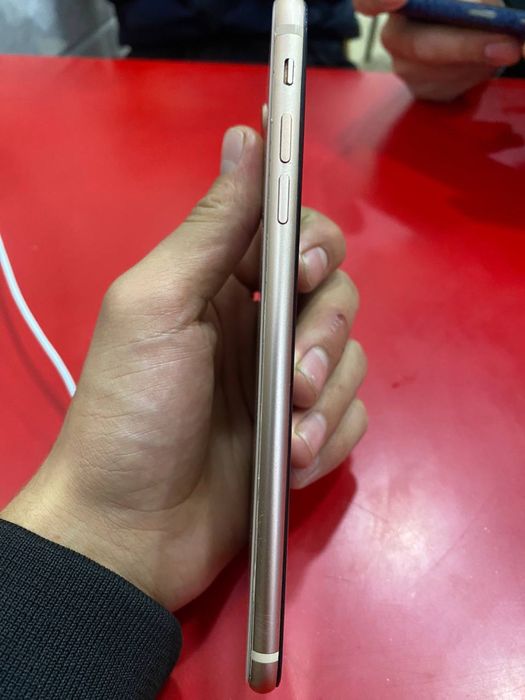 Iphone 8+ sotiladi srochna