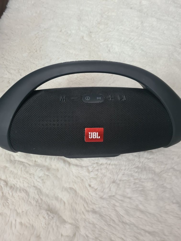 Vand boxa JBL noua