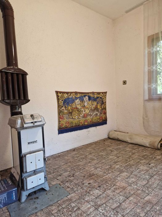 Двуетажна къща в с. Чехларе