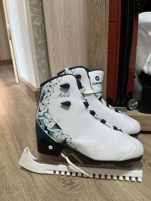 Новые коньки NORDWAY.Наточенные.С сумкой для низ