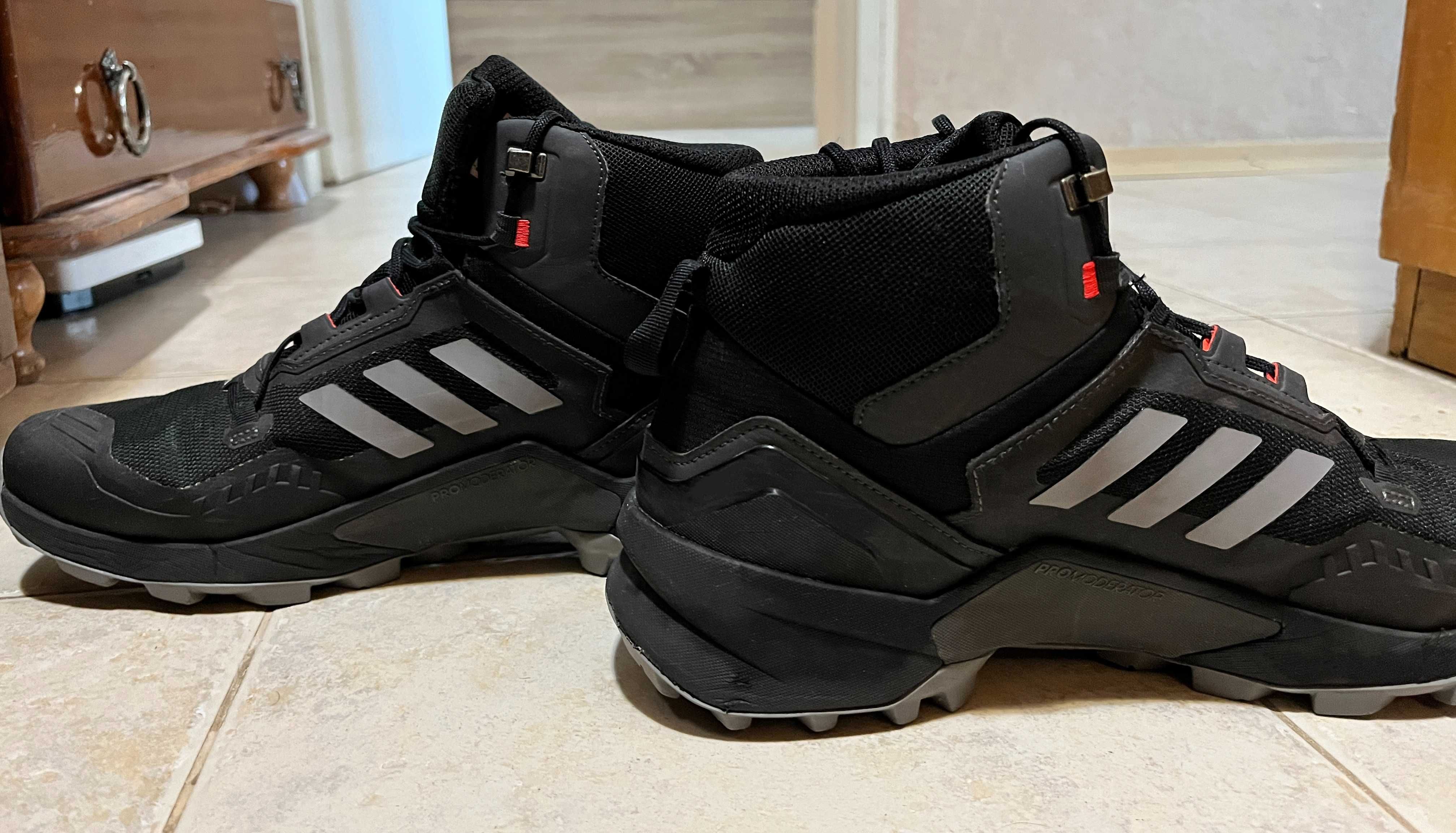 Обувки Adidas Terrex Swift R3 Mid GORE-TEX (РАЗМЕР : 45 1/3)