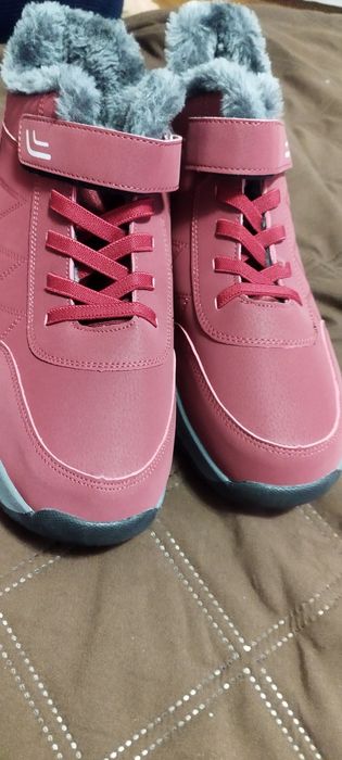 Продавам Маратонки