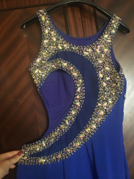 Официална рокля