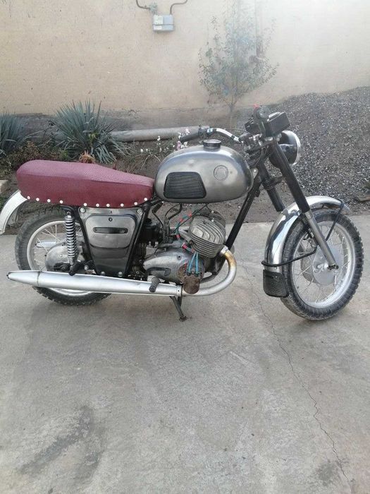 Мотоцикл ИЖ Планета 4 двухцилиндровый