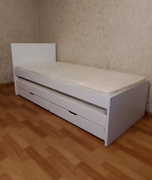 Продам Кровать Мадэк 90*200
