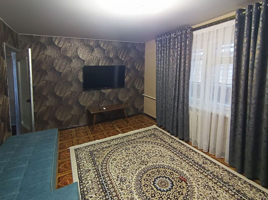 Продаётся своя 3-х комнатная квартира в районе Дворца химиков.