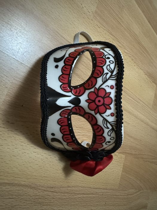 Маскарадна маска