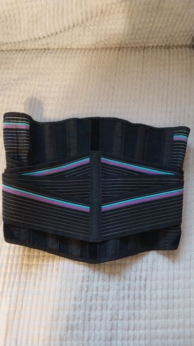 Продам корсет с металлическим вставками