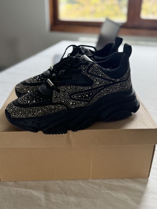 Сникърски Steve Madden