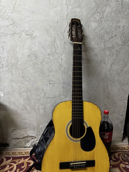 Гитара в хорошем состояний