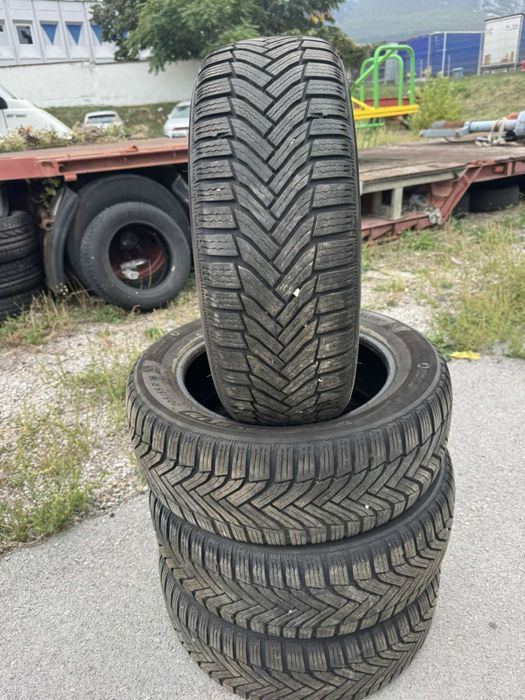 4 броя зимни гуми 16 цола Michelin 205/55/16