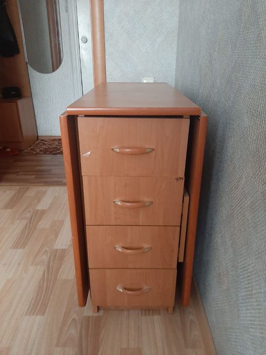 Продам стол раздвижной для гостиной