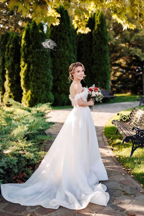 Vand rochie de mireasă