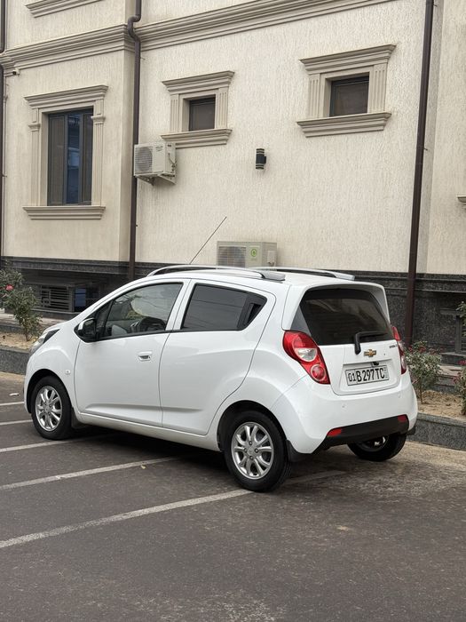 Спарк Spark Avtomat full 2022 yil Oq rang kraska toza