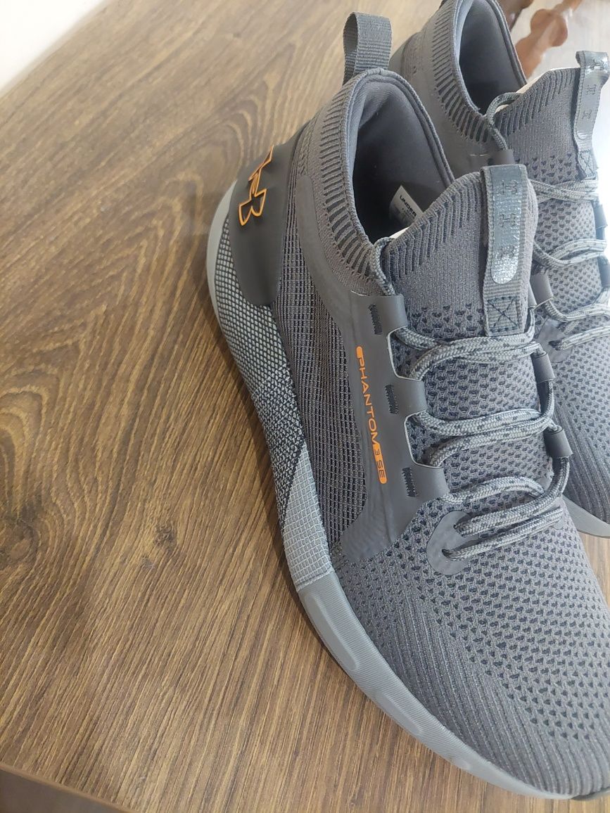 Маратонки Under Armour HOVR 45 Номер Нови!