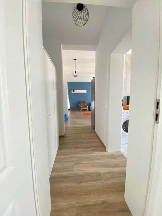 Proprietar inchiriez apartament cu 2 camere, spatios, loc de parcare