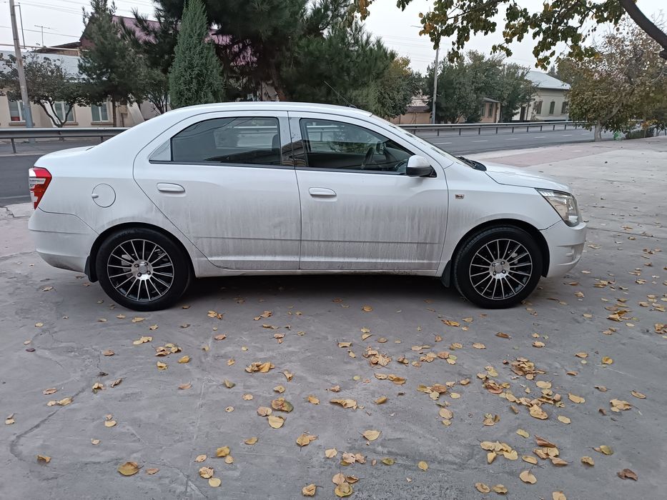 Mers Diska Balon 215 55 R17 Holati yaxshi ayibi yoq