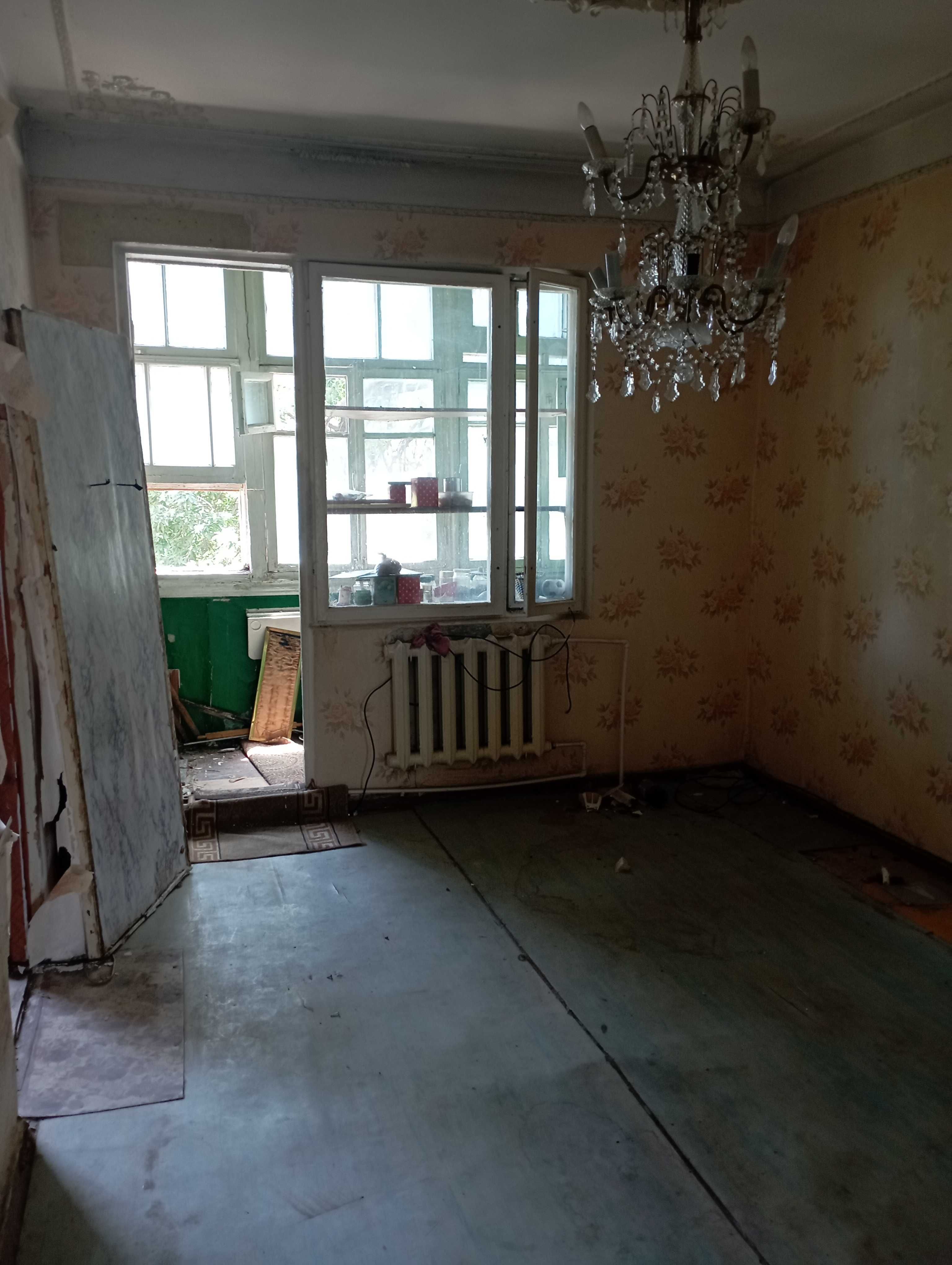 Продам квартиру .