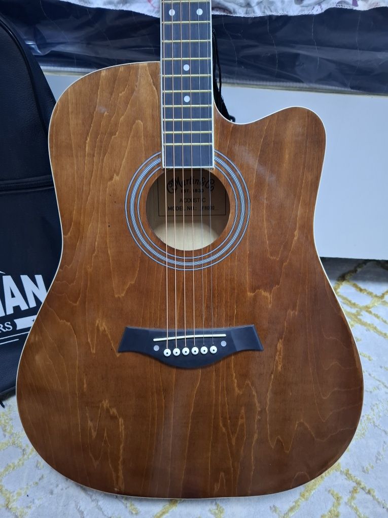 Gitara sotiladi nrxi kelishiladi