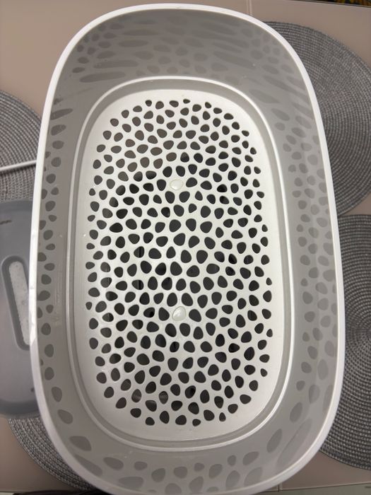 Стерилизатор Philips Avent плюс подарък шише и кутия за мляко