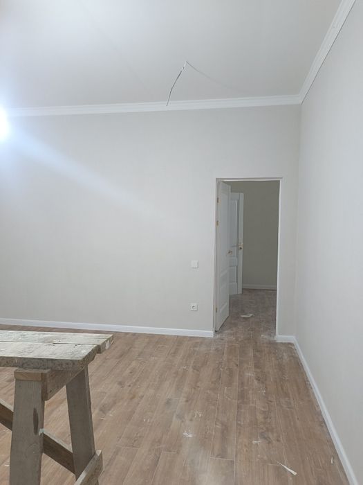 Поклейка обоев  любой сложности