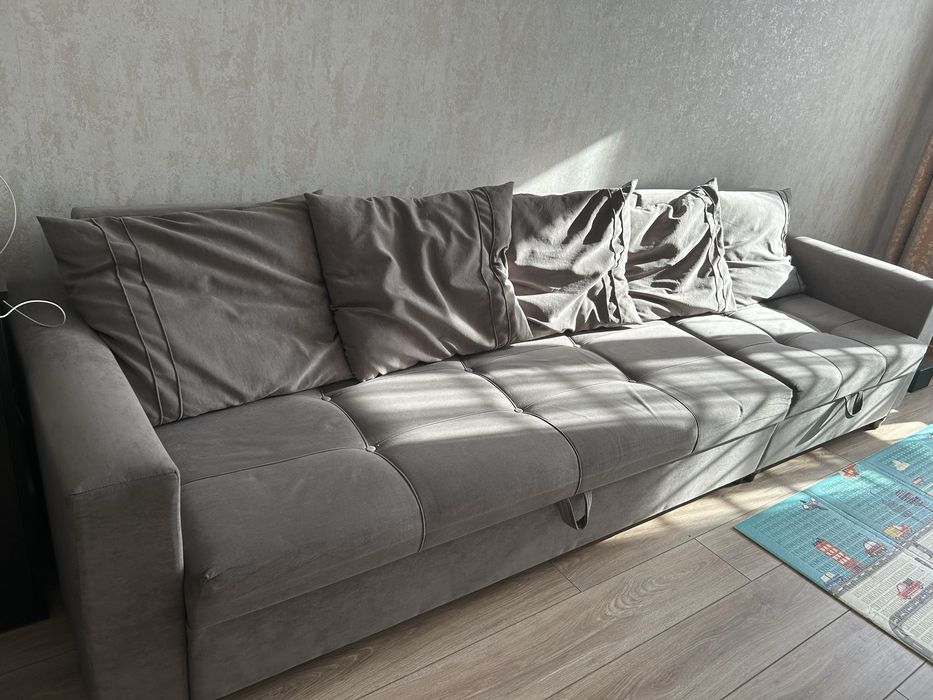 Продаю диван 300х70