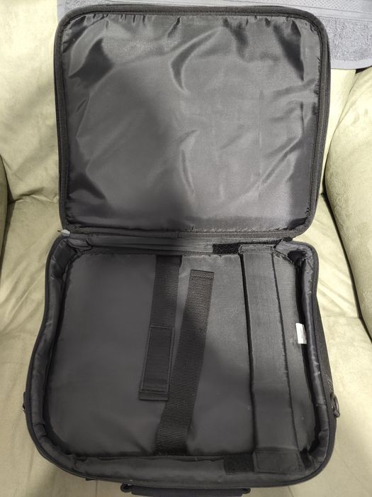 Geanta laptop si acte