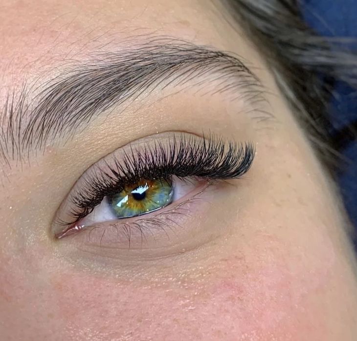 Наращивание ресниц ,ламинирование ресниц, оформление бровей