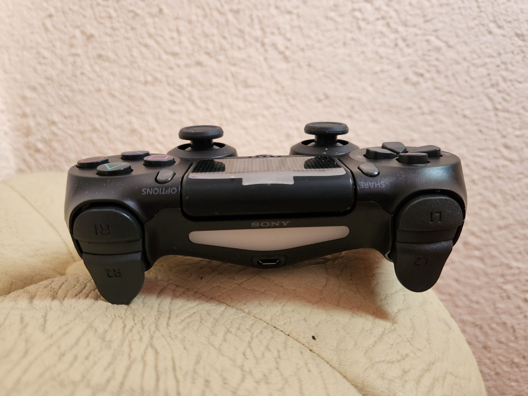 Vând controller negru   PS4 PlayStation 4