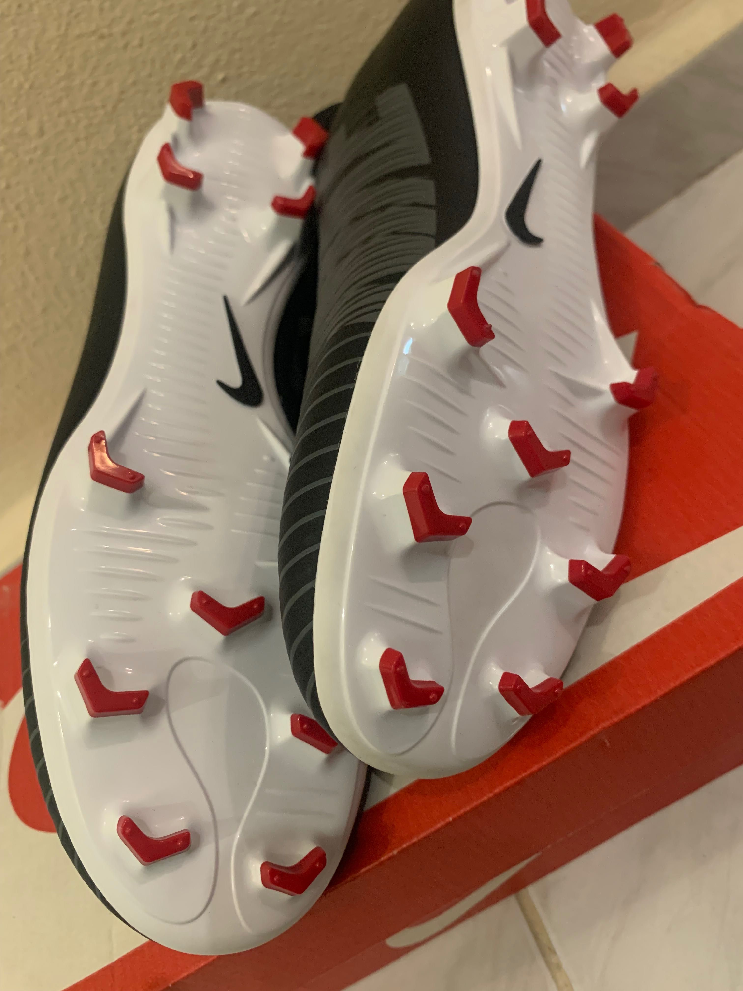 Бутонки за футбол Nike - чисто нови- 42.5 номер