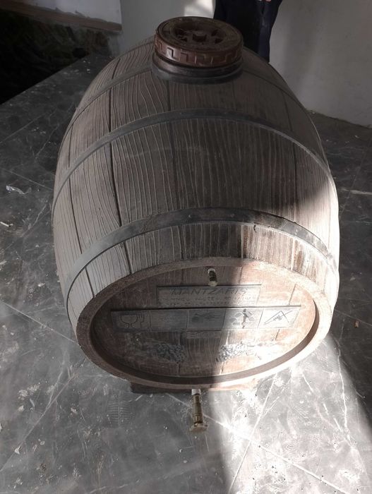 Vând butoi fibra maro