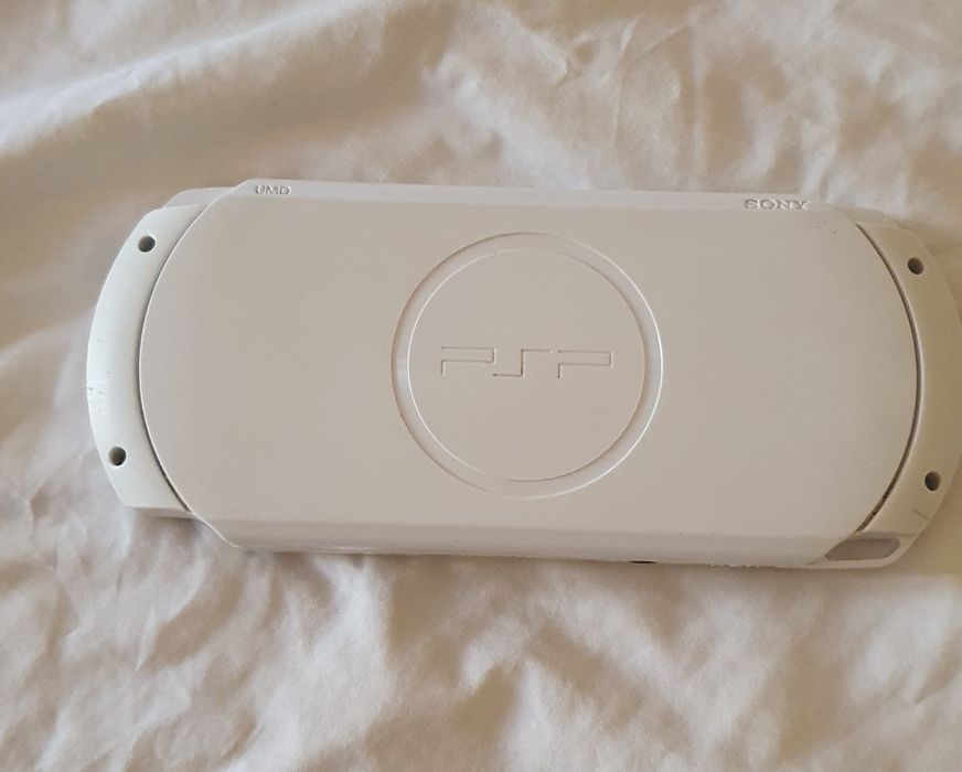 Игравой пристафка Sony PSP E.1008 Белий память 4 gb
