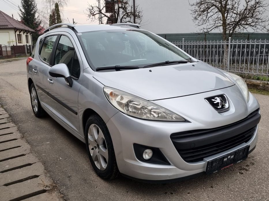 Vând sau schimb Peugeot 207 SW Facelift Motor 1.6 HDi an 2010 euro 5